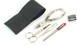 Malteser Malteser Manicure Etui 4-Delig Leer Zwart (1 stuk)