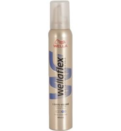Wella Wella 2nd day volume extra strong mousse (200ml)